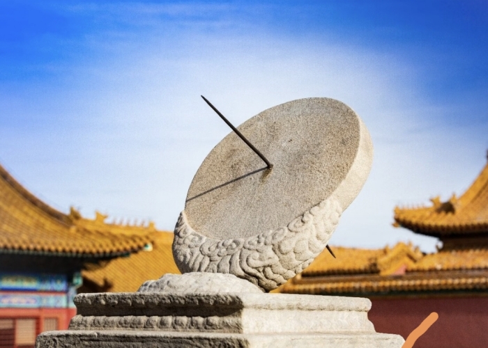 sundial(show time with shadow)