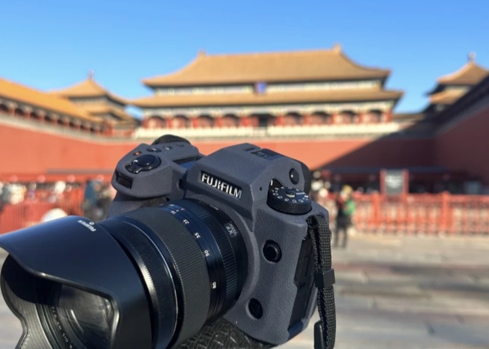 taking camera in Forbidden City